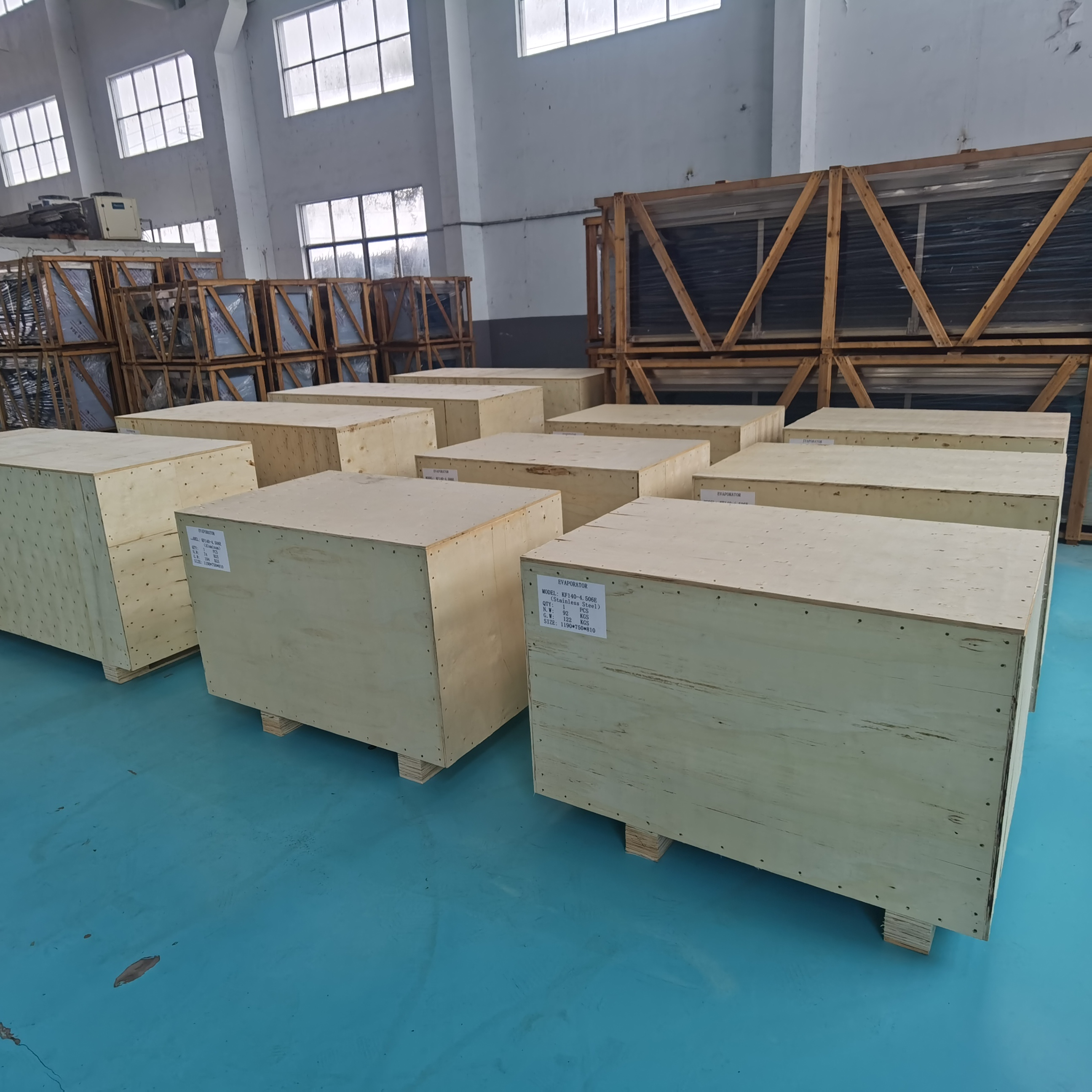 Wooden case packing